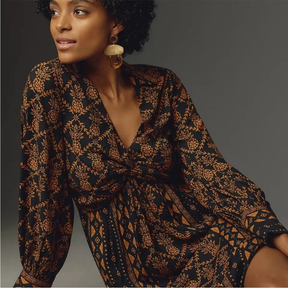 Farm Rio- long sleeve V-neck printed tie front dress